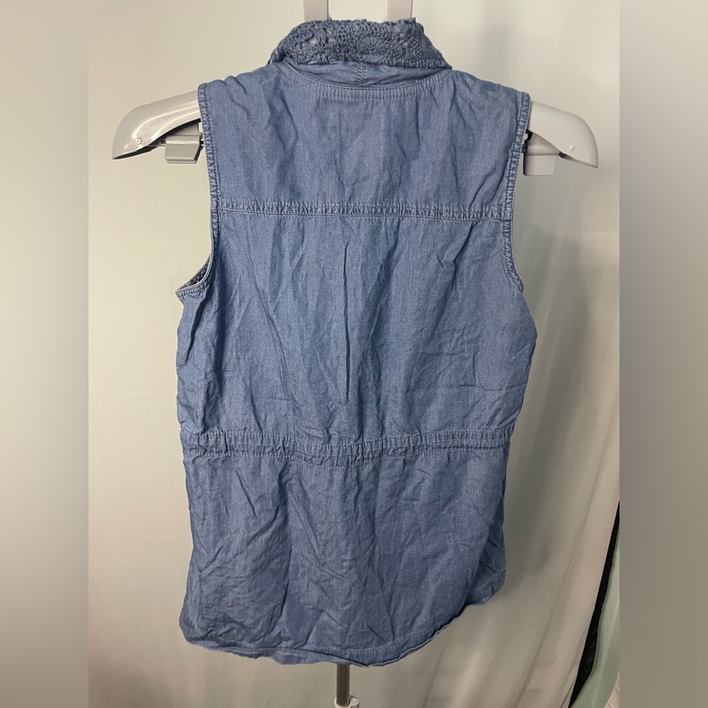 Altar’d State Denim crochet vest size small - Picture 3 of 8